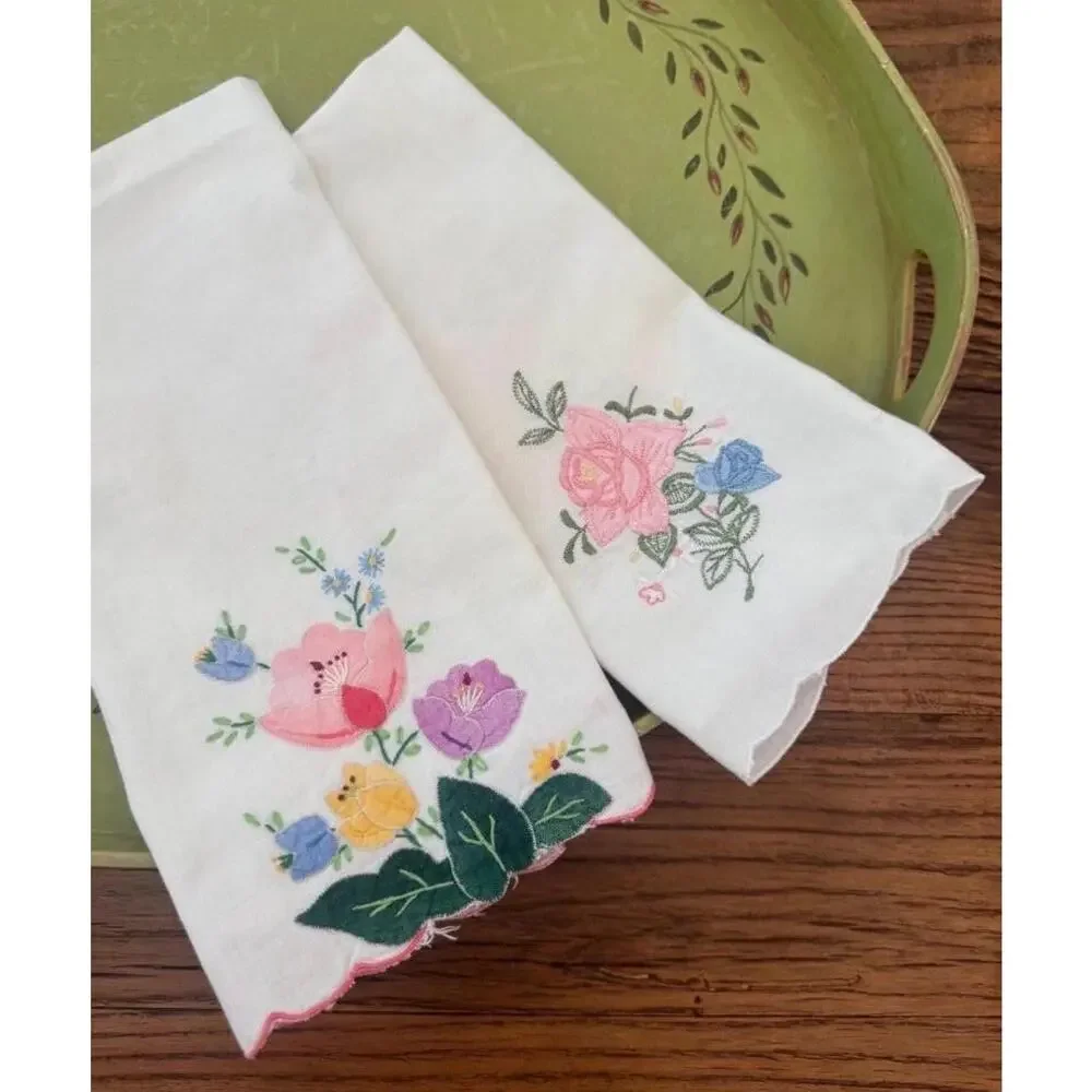 Vintage Hand Embroidered Floral Table Linen Mixed Set (5 Items)